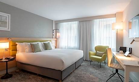 Signature Queen Room