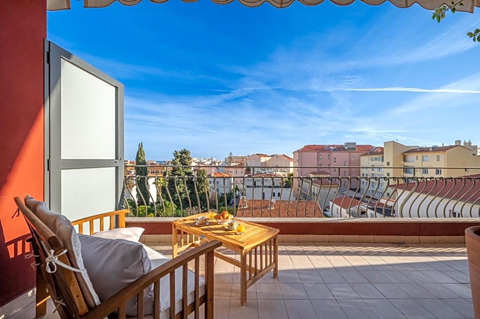 La Fabrique à Poupées - Chambres et Appartements de charme au coeur de Menton