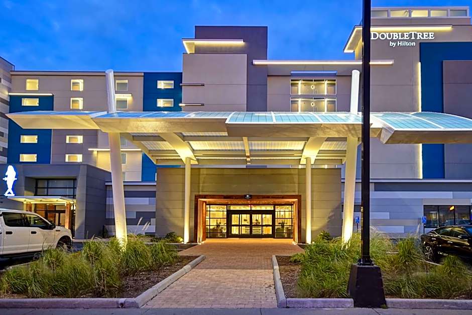 DoubleTree by Hilton Virginia Beach Oceanfront South