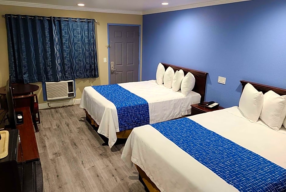 Travelodge by Wyndham Clearlake