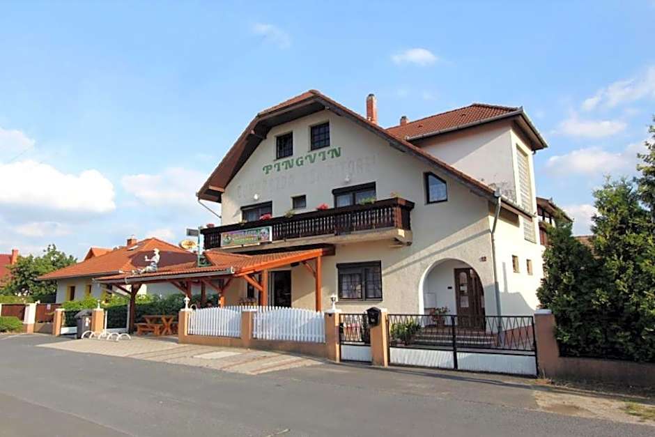 Pingvin Cukrászda Apartman felső szint