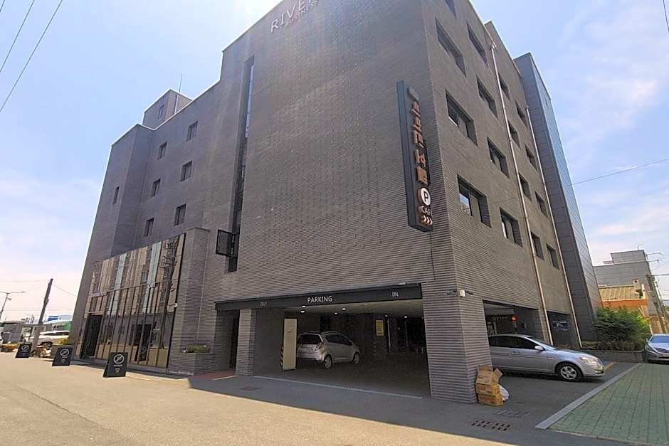 Rivertain Hotel Gyeongju