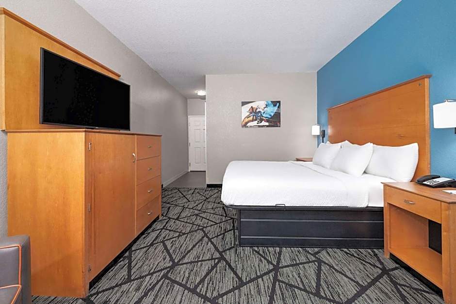 La Quinta Inn & Suites by Wyndham Alvarado