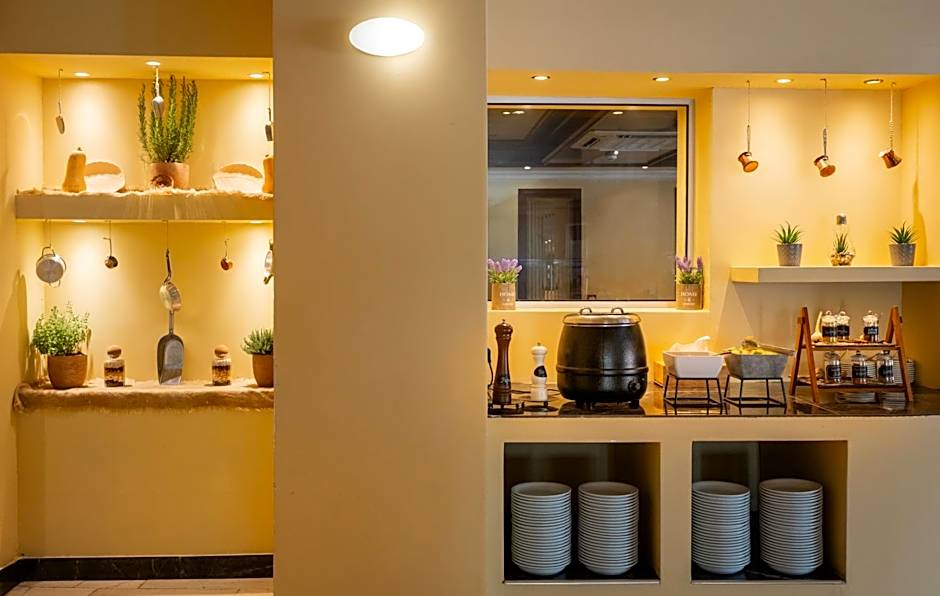 Mitsis Petit Palais Beach Hotel