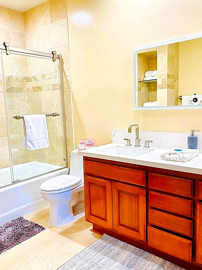 Hamilton Cove-Boho Chic Villa w/Golf Cart...No pets.