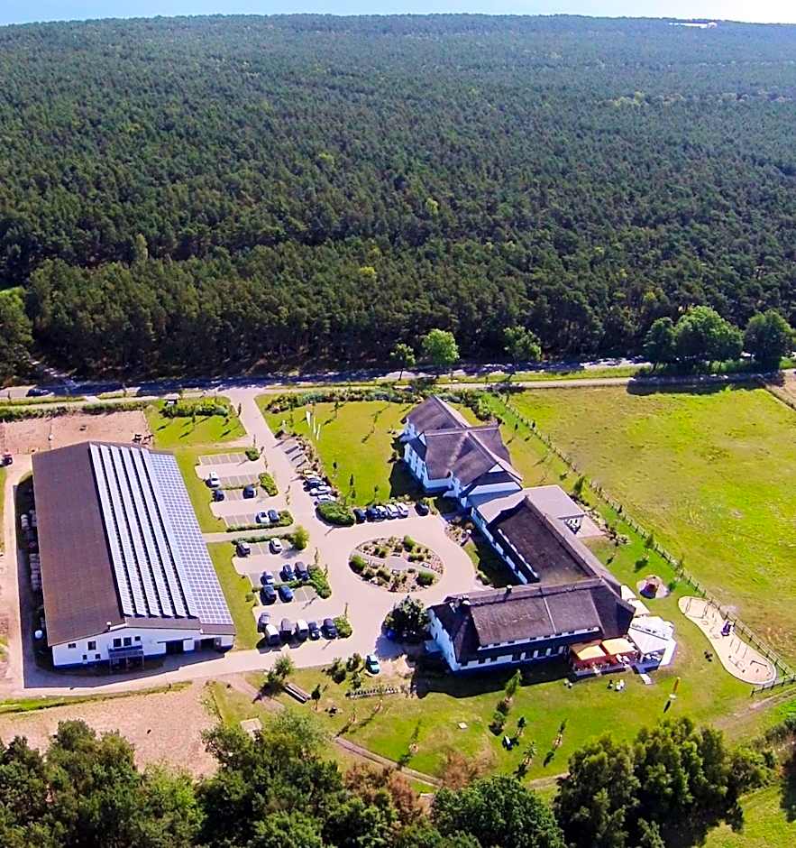 Friesenhof Hotel-Restaurant-Reitanlage