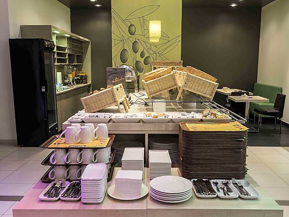 Ibis Oran Les Falaises