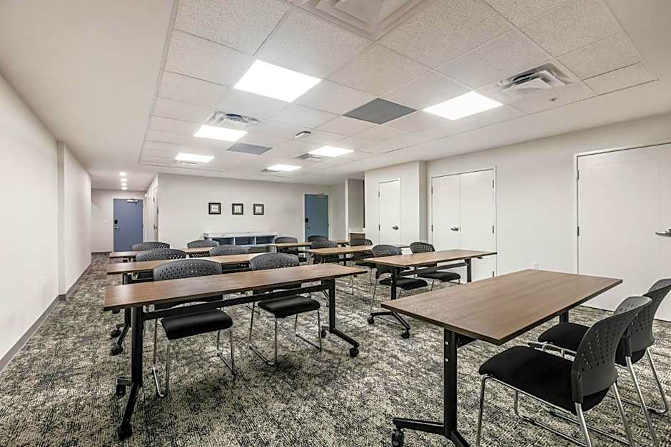 Staybridge Suites - Dawson Creek By IHG