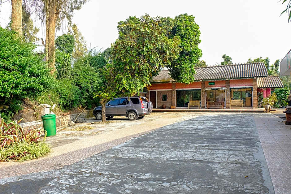 RedDoorz near STAB Syailendra Kopeng