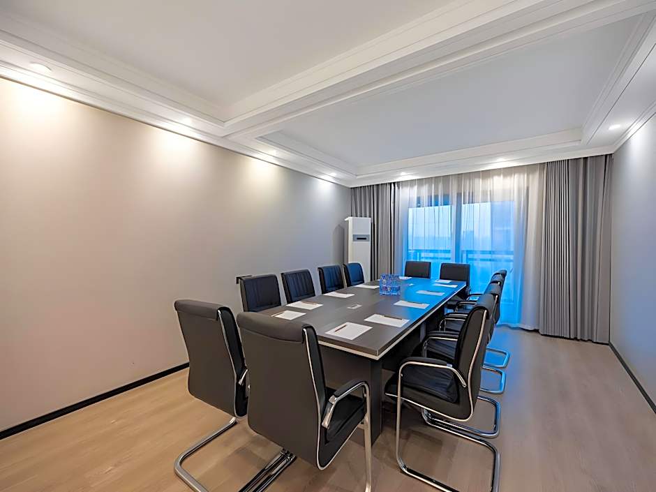 TULIP LODJ Apartment Hotel Wuhan Fanhai CBD Hankou Railway Station