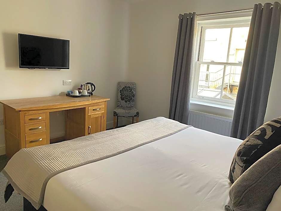 The Three Horseshoes Hotel