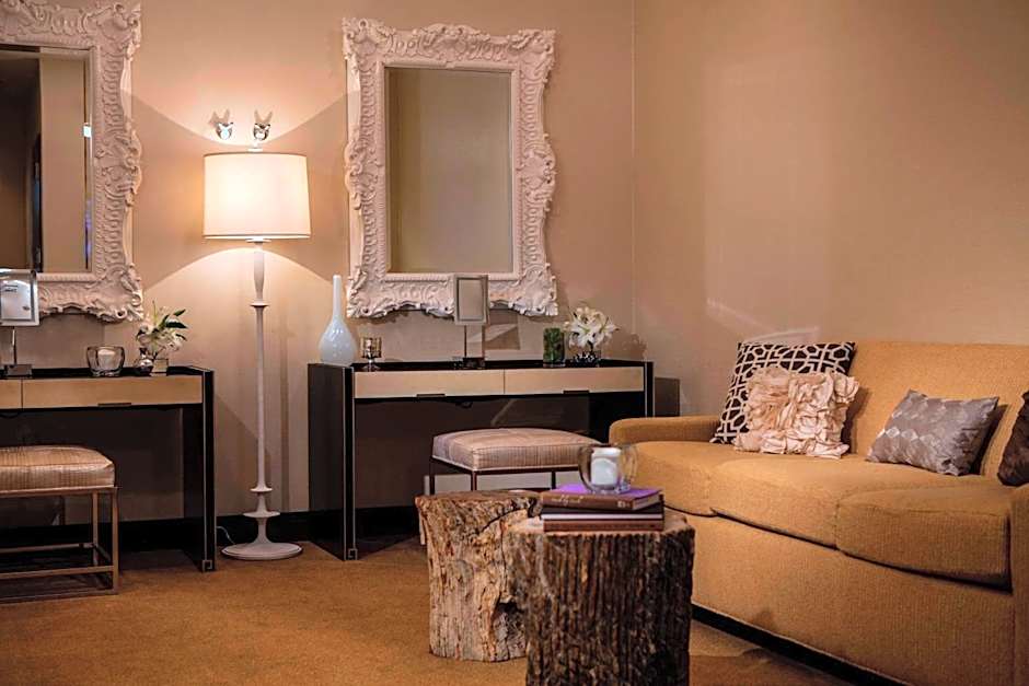 Renaissance by Marriott Baton Rouge Hotel