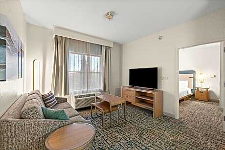 1 KING 2 QN BEDS 2 BDRM 2 BATH SUITE NONSMOK SEPARATE BDRM LIVING RM SOFABED FULL KITCHEN FREE WIFI-