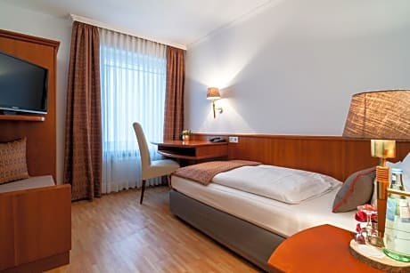 Economy Double Room***