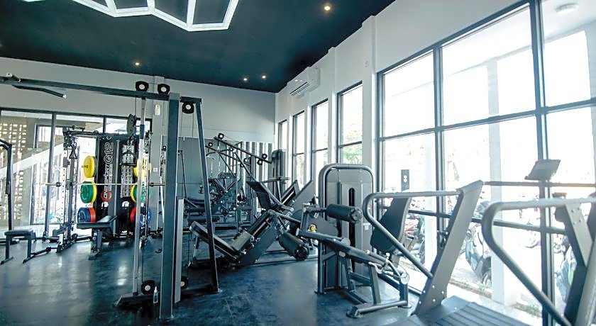 Front One Hotel Purwodadi