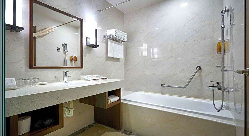 CHECK Inn Taichung LaiLai 