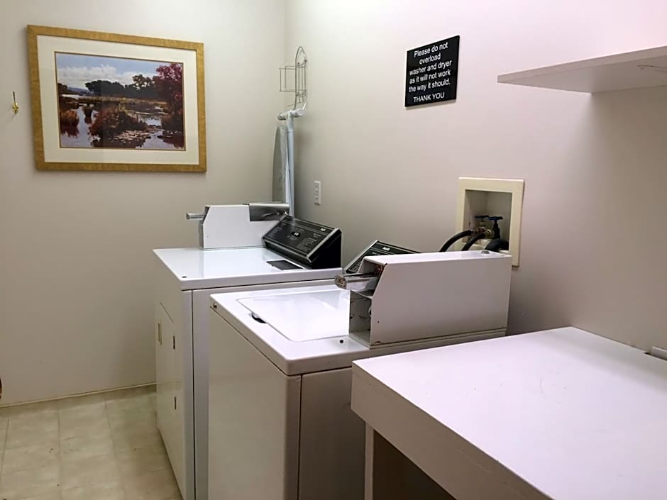 Super 8 by Wyndham Drayton Valley