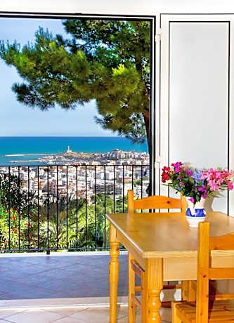 One-Bedroom Apartment with Sea View