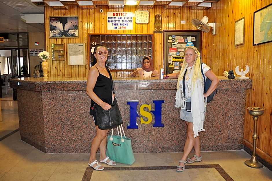 Shady Hotel Luxor
