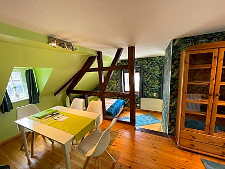 Studio (4 Adults)