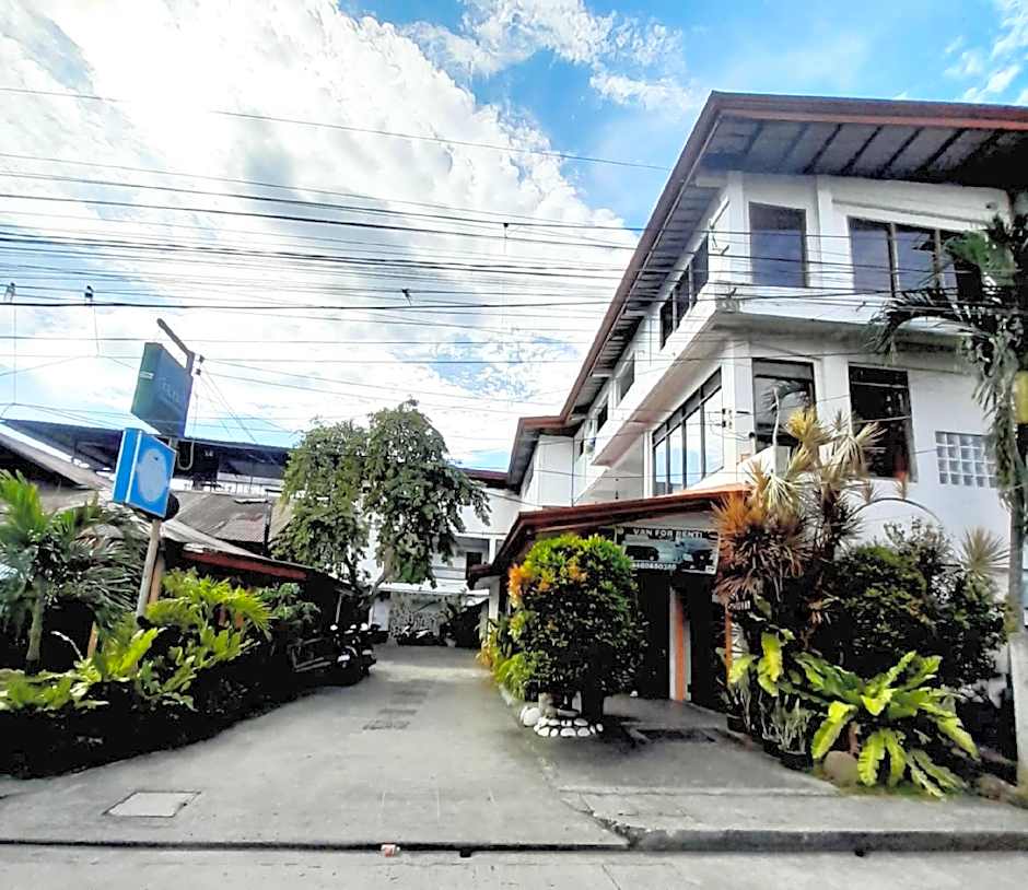 Antonios Pension House