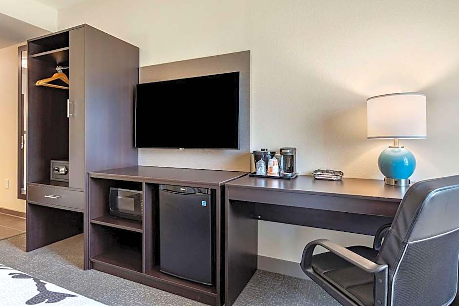 Redwood inn & Suites Crosby