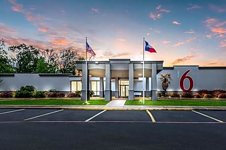 Motel 6 Henderson, Tx