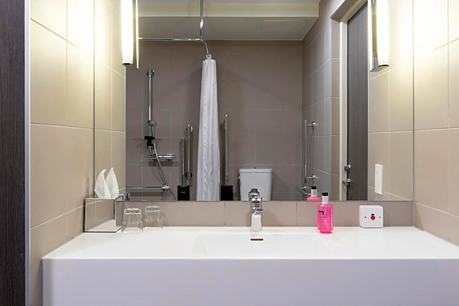 Moxy by Marriott London Stratford