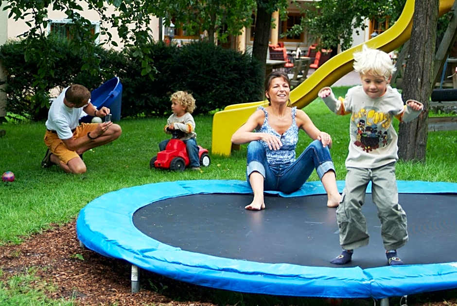 Landhaus & Appartementhaus Haussteiner