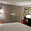 La Quinta Inn & Suites by Wyndham Lexington