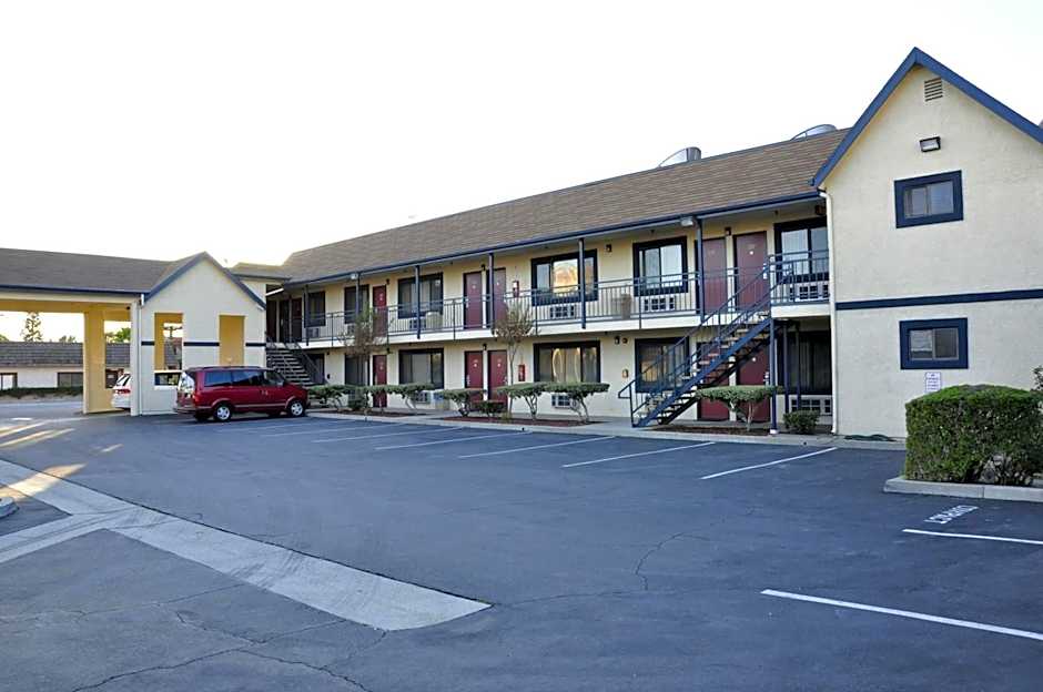 Luxury Inn – Norwalk, CA