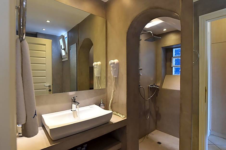 Alexandros Apartments