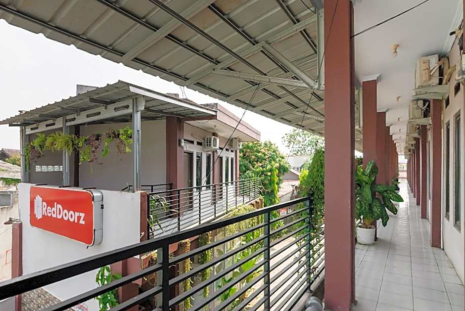 RedDoorz near FKIP UNTIRTA Serang