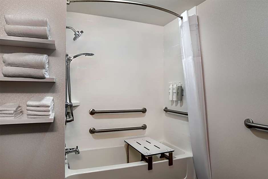 Hampton Inn & Suites Albany-Downtown