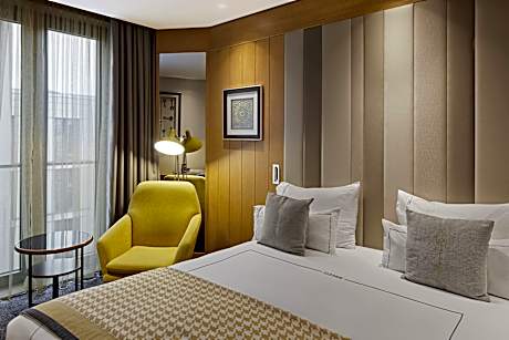 Classic Queen Room with SPA Access