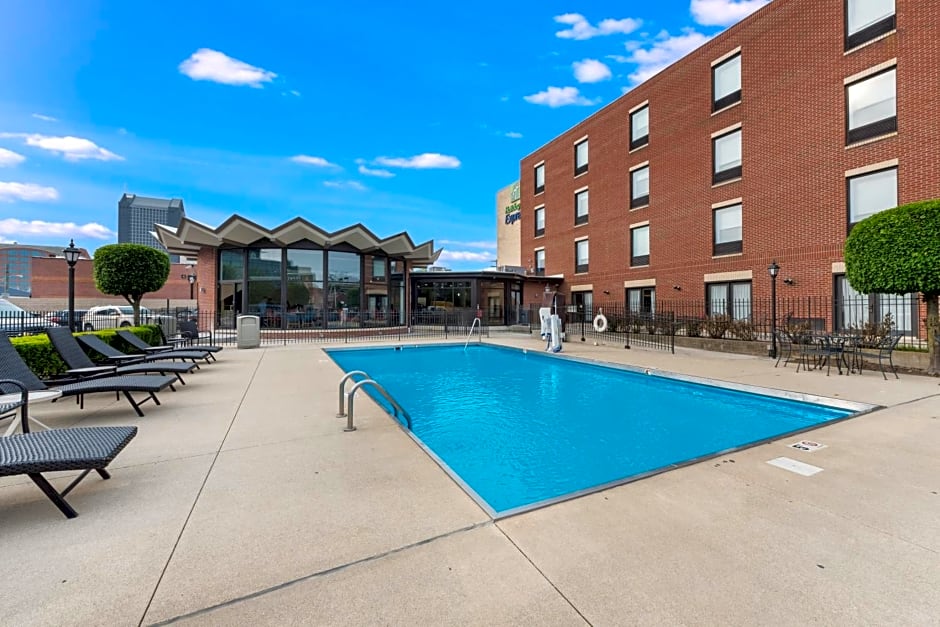 Holiday Inn Express - Columbus Downtown, an IHG Hotel