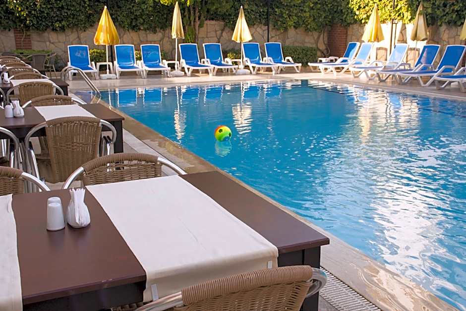 Lara Dinc Hotel