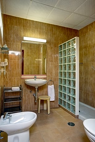 STUDIO CAPACITY 3 WITH LATERAL SEA VIEW