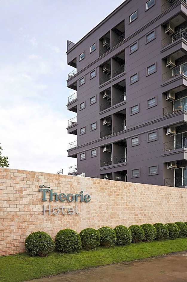 Theorie Hotel Sukhumvit 107 by SLH