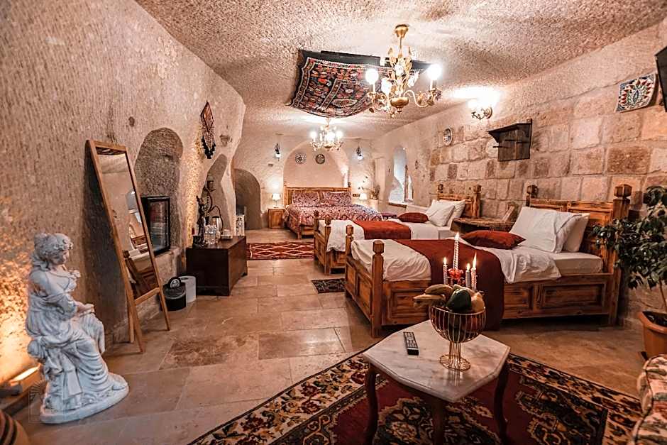 ZEUS CAVE SUITES 