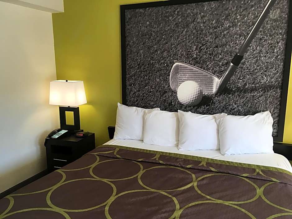 Super 8 by Wyndham Augusta