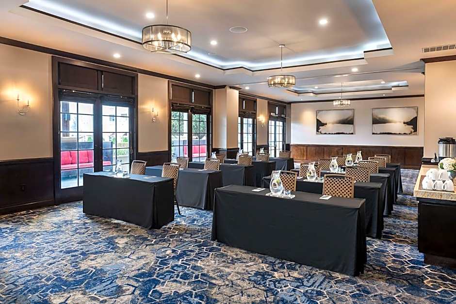 Juniper Hotel Cupertino, Curio Collection By Hilton