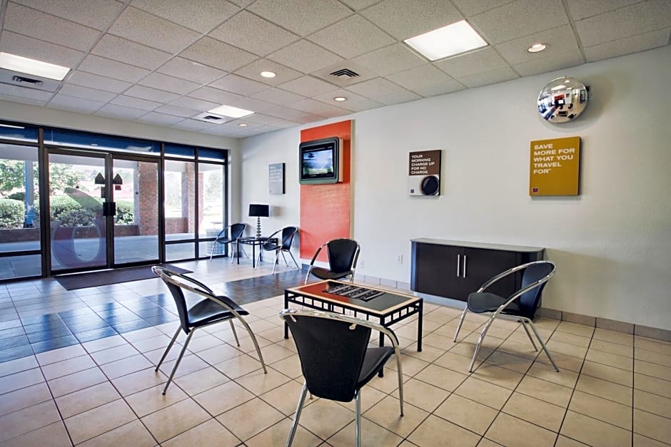 Motel 6-Tallahassee, FL - Downtown