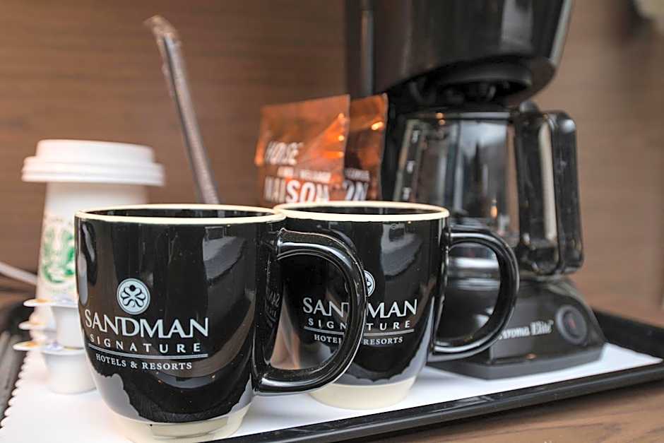 Sandman Signature Calgary Airport Hotel