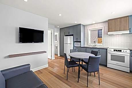 Cottage with One Queen Bed, Sofa Bed and Kitchen - Non-Smoking