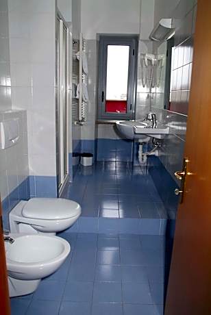 Economy Triple Room (1 Double Bed and 1 Twin Bed)