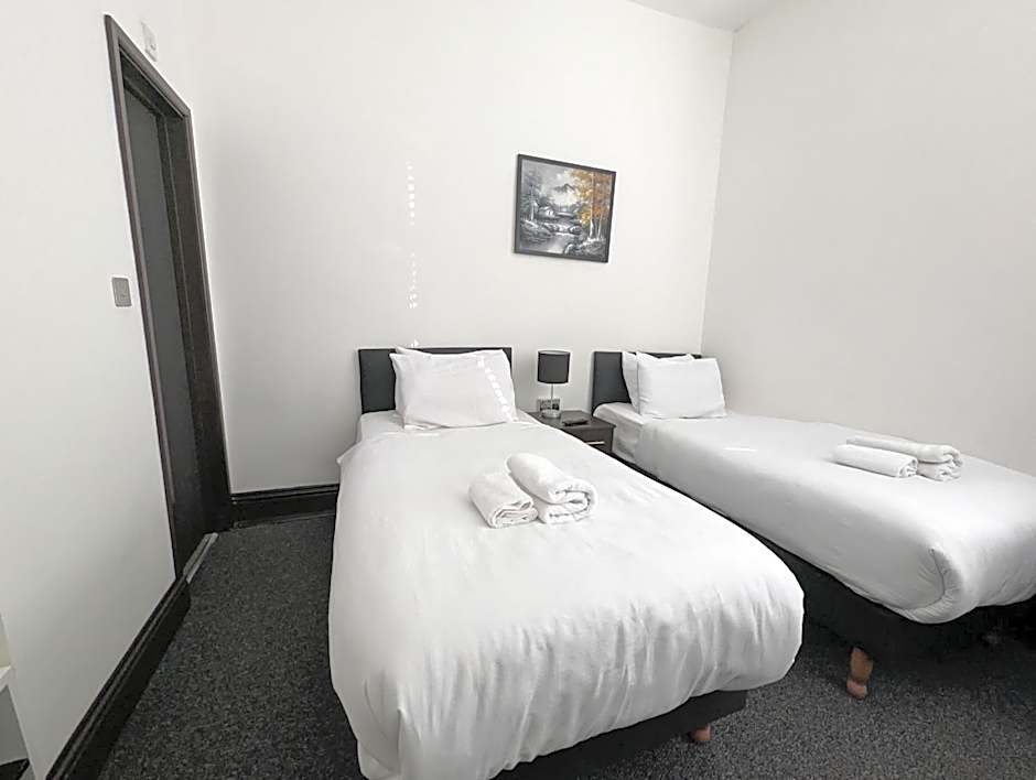 OYO Firs Lodge London Heathrow