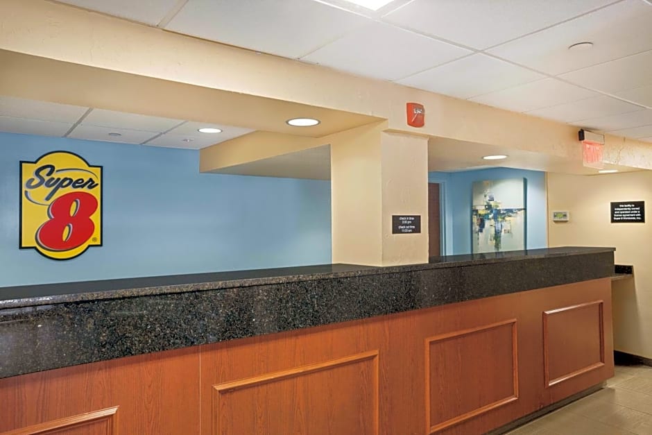 Super 8 by Wyndham Mount Laurel