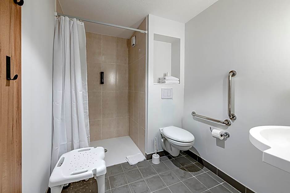 B&B HOTEL Paris Ivry Quai de Seine