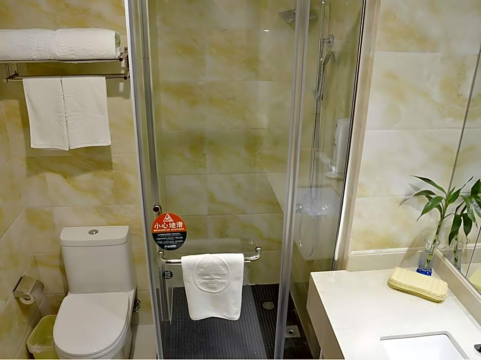 GreenTree Inn Liangyungang Donghai New Bus Station Express Hotel